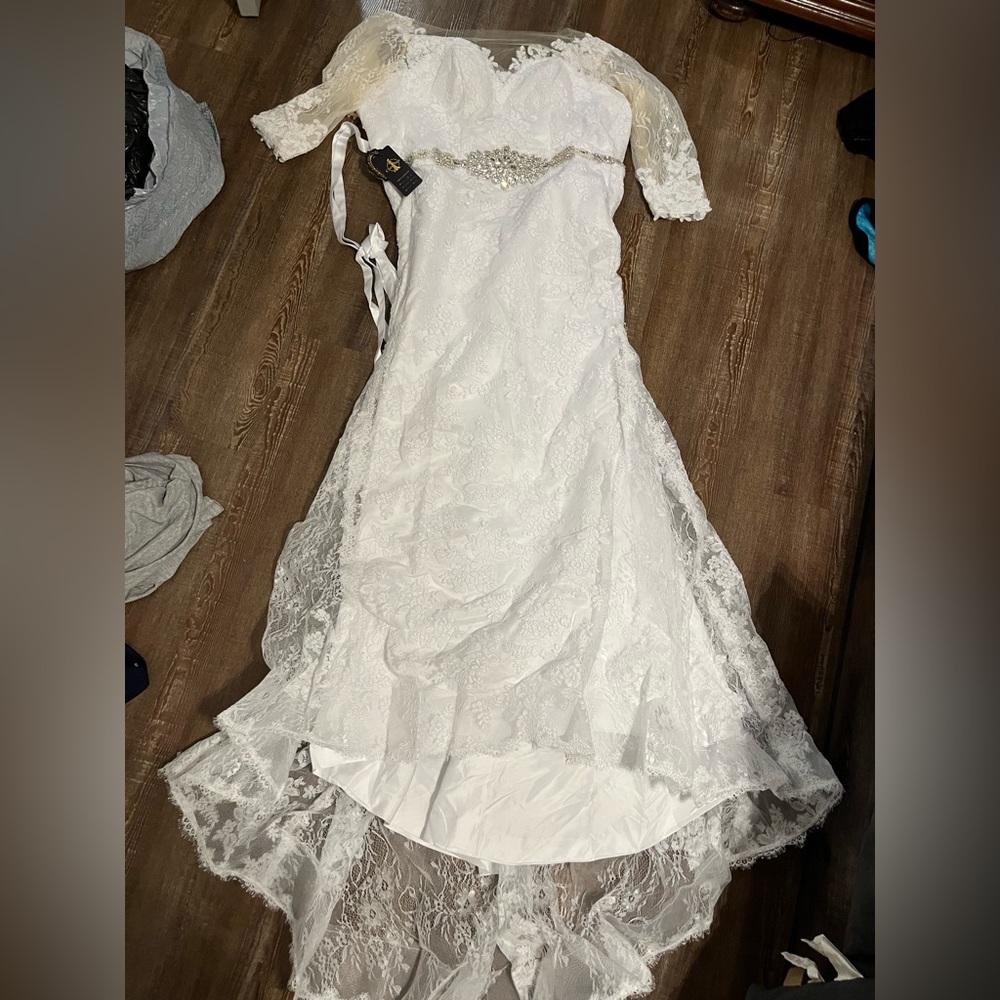 Clothfun wedding dress. Size 12. White - Picture 2 of 8
